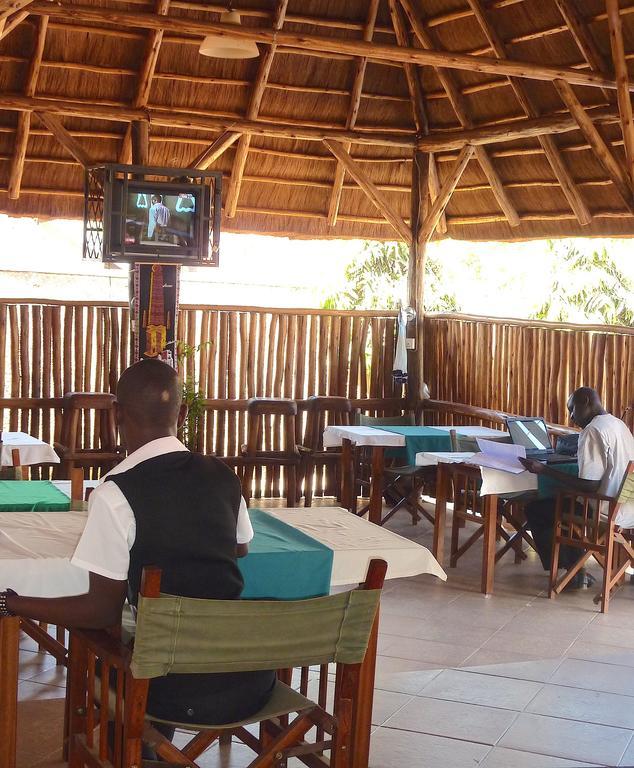 Hotel Acacia Kampala Quarto foto